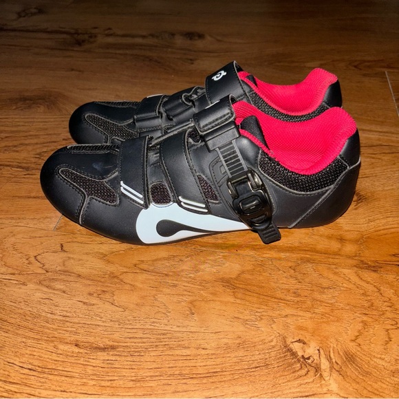 Peloton Cycling Black Red Shoes Size 39 Women’s 8 Men’s 6 - Picture 6 of 8